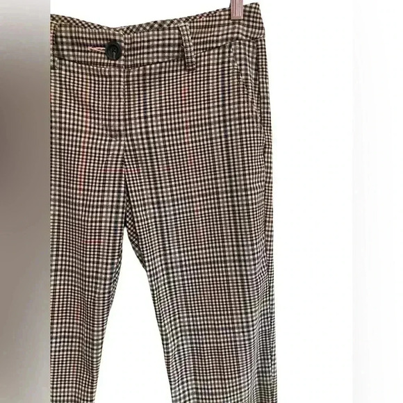 CAbi #573 Down To Earth Plaid Hatter Crop Cuffed Stretch Pant Brown - Picture 3 of 10